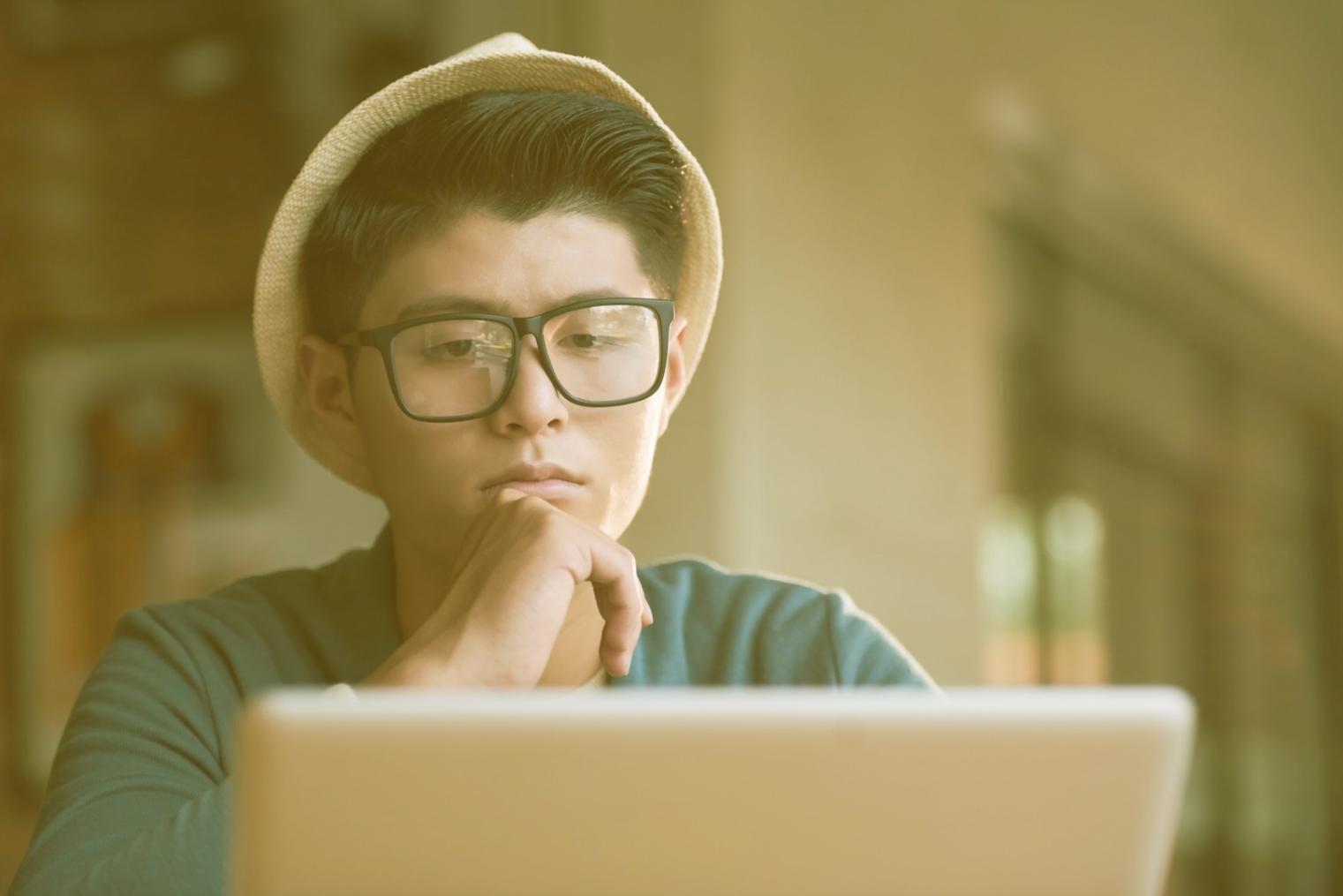 Teilnehmer bei einer praktischen Workshop-Übung